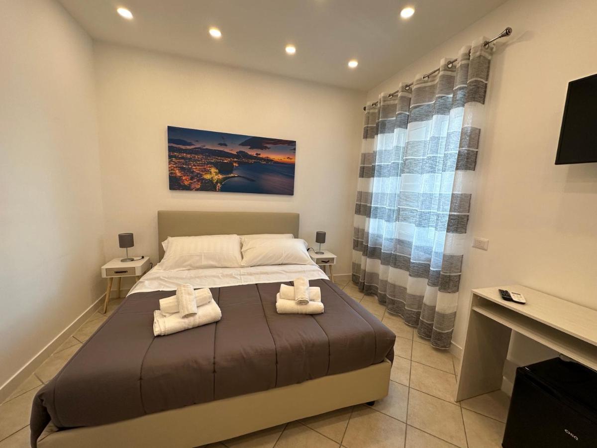 נאפולי B&B Off Rooms And Relax מראה חיצוני תמונה