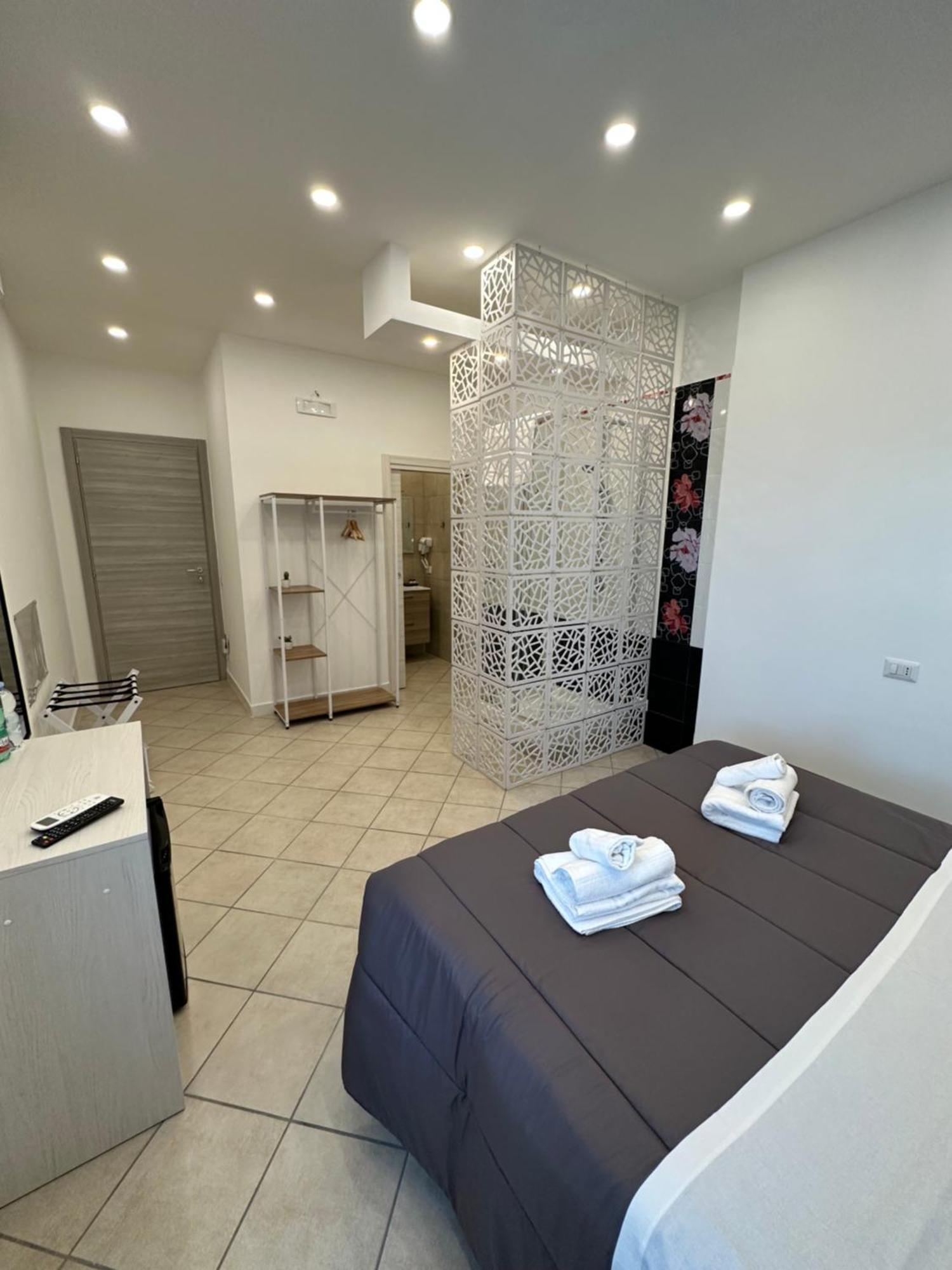 נאפולי B&B Off Rooms And Relax מראה חיצוני תמונה